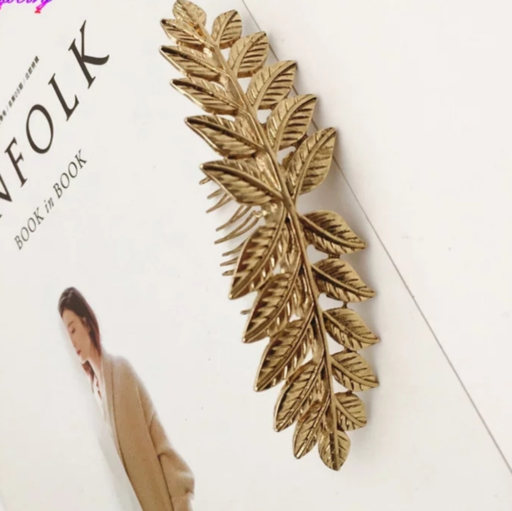 * Sophia* Silver Leaf Hair Clip - Picture 4 of 6